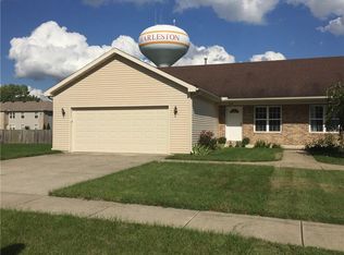 944 Briarwood Ct, Charleston, IL