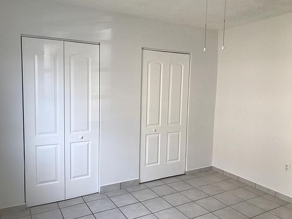 4th image of 2653 SW 27th Ct