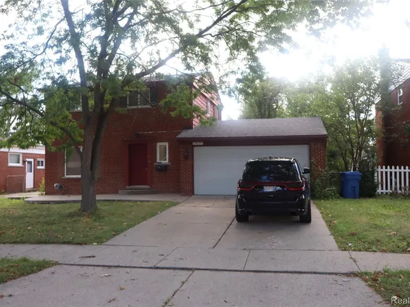 29275 Roan Dr, Warren, MI 48093