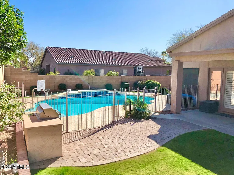 345 N Date Palm Dr — Photo 4