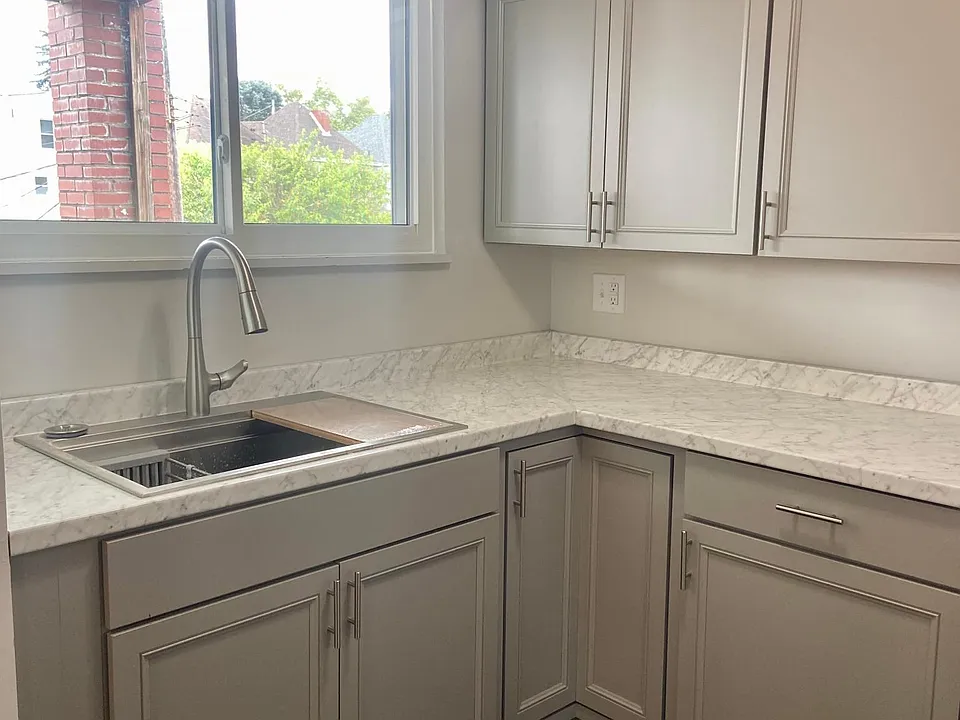 753 Chartiers Ave #2
