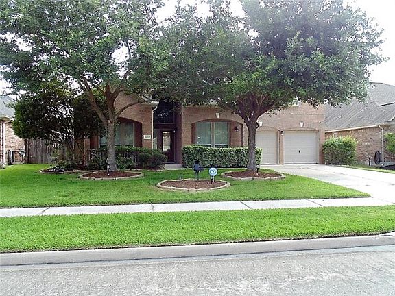 This home has an awesome layout with a Media / Flex Room downstairs and Game Room upstairs. A Must See!