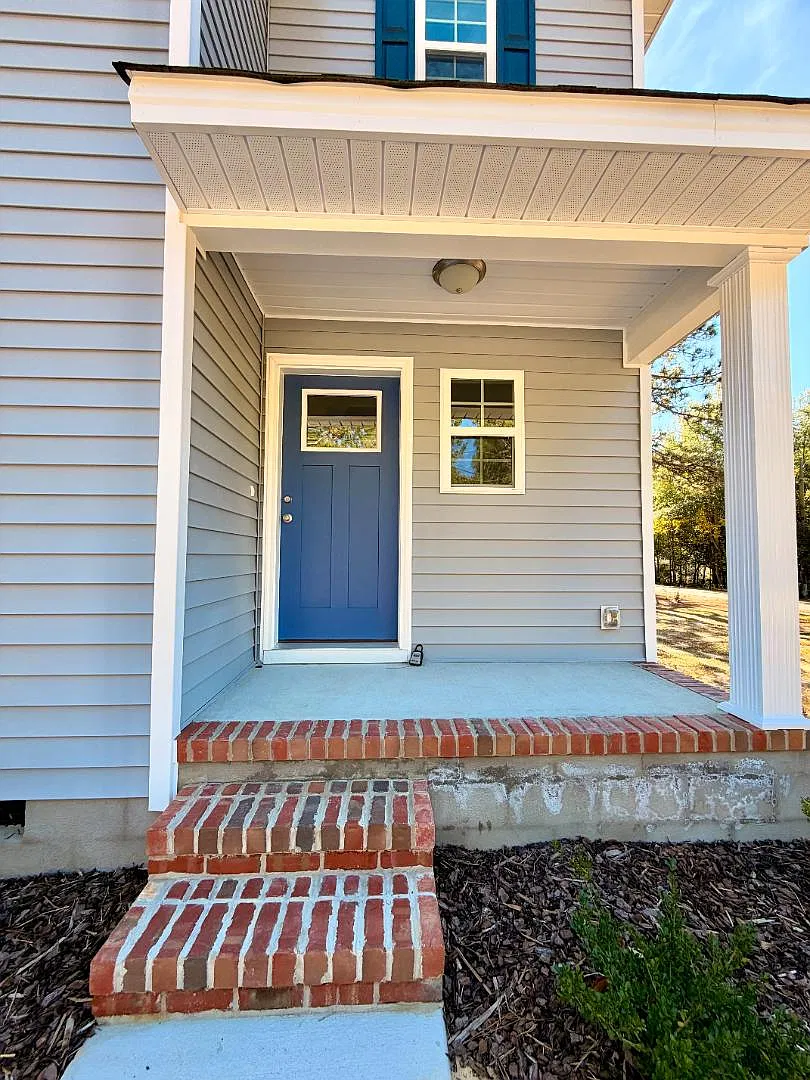 595 S Glover St — Photo 3