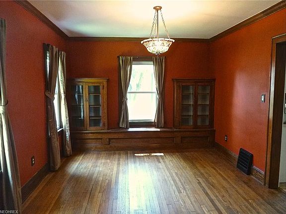 L/R into Dining Room