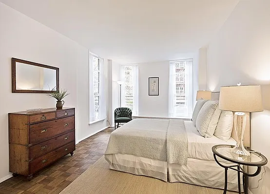 Sold by Warburg | media 18