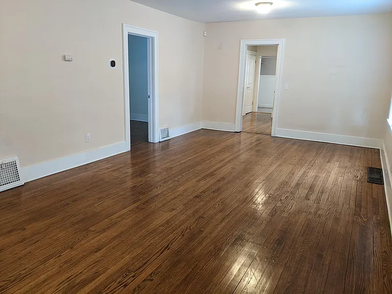 21344 Seminole St — Photo 5