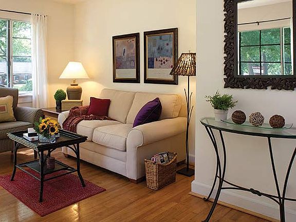 2nd image of 215 Poindexter Dr #314