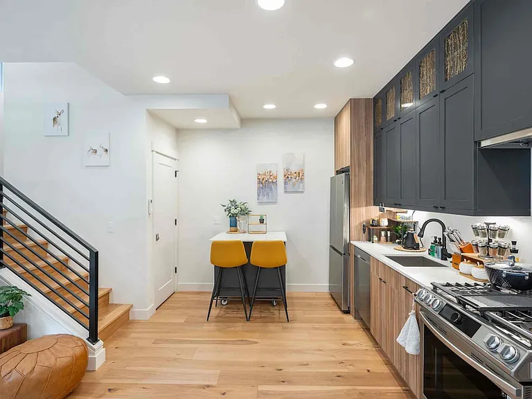 69 W Dravus St — Photo 2