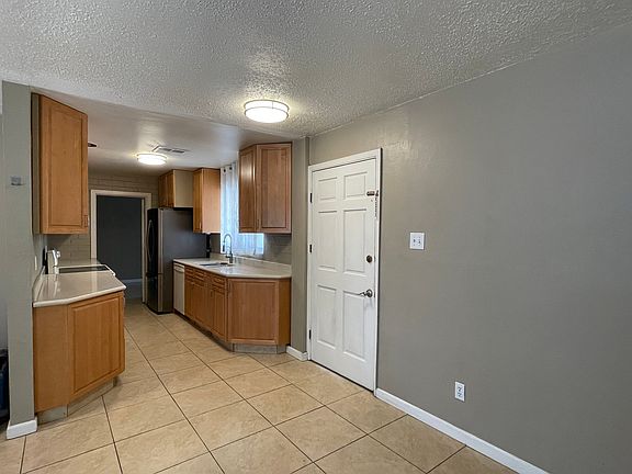 2nd image of 515 W 13th St