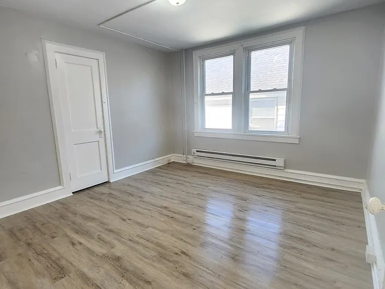 130 Brown St #2 — Photo 4