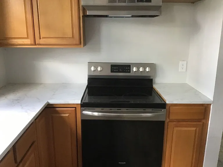 607 N High St — Photo 6