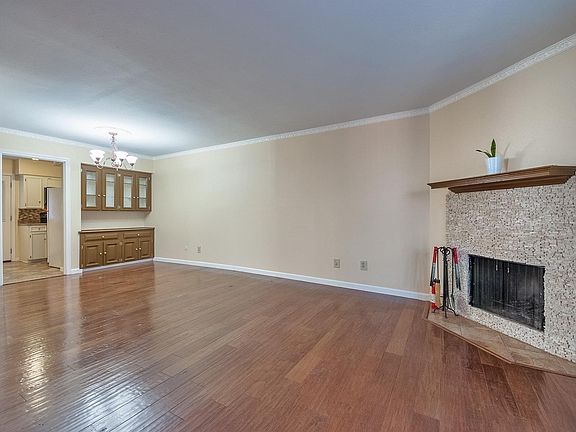 3rd image of 3212 Daniel Ave APT A