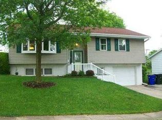 3824 Redbud Rd NE, Cedar Rapids, IA 52402