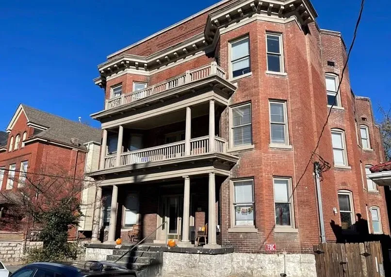2 bed, 900 sqft, $950 — Photo 1