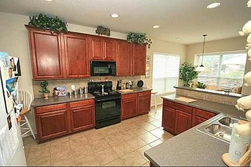 4th image of 9814 Great Basin Dr