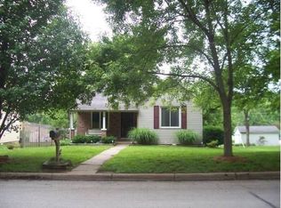 811 N 12th St, Leavenworth, KS 66048