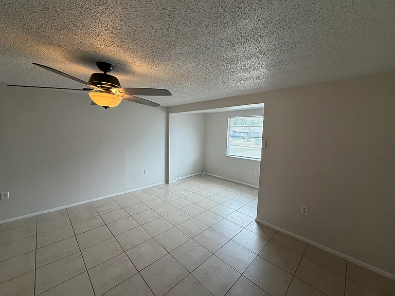 7833 43rd Avenue Dr W #7833 — Photo 3