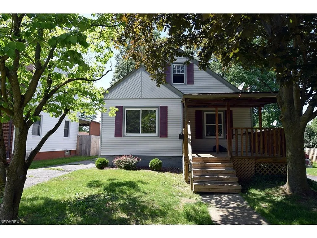 1340 Edgehill Ave SE photo 1
