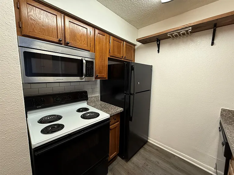 2120 El Paseo St #2406 — Photo 10