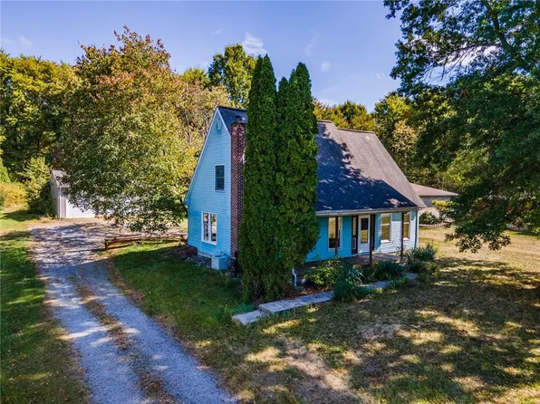 2104 Pulaski Rd, New Castle, PA 16105