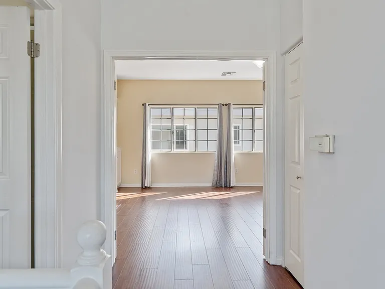 3911 Prospect Ave — Photo 28