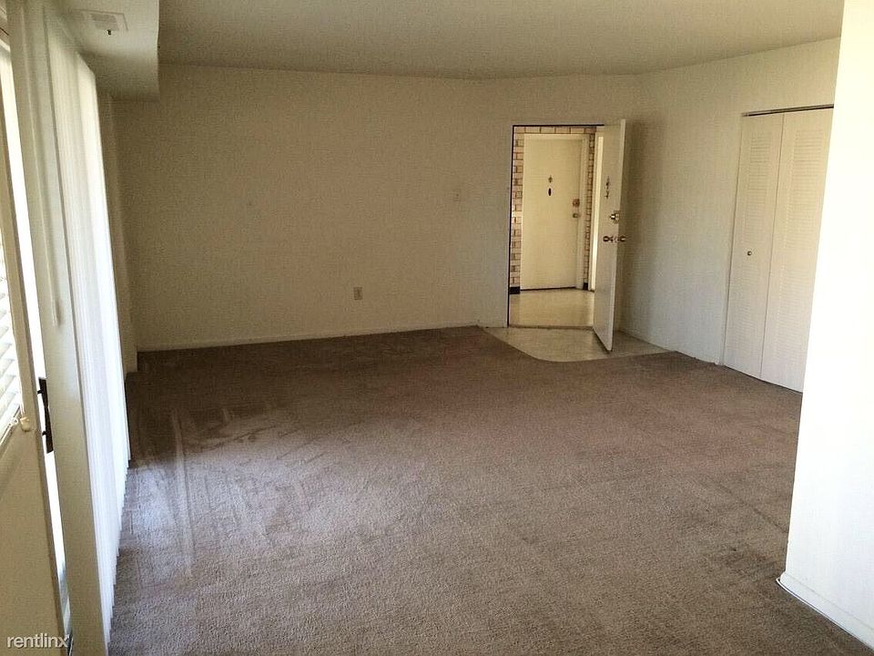 FBA87F11-5C57-4B64-B1E6-DA1727E7C325