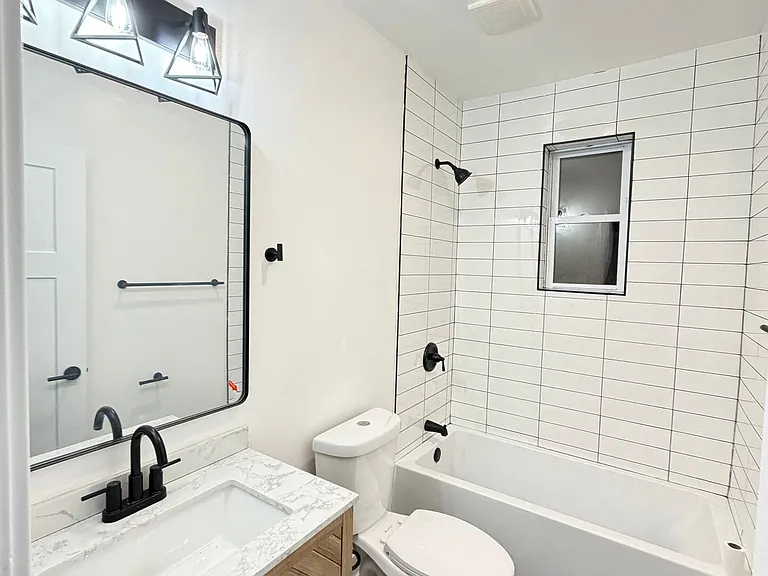 6350 S Saint Lawrence Ave — Photo 5
