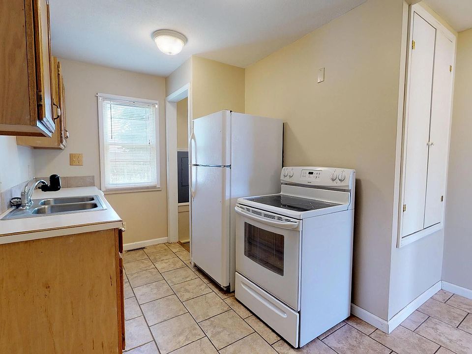 3201 Meadowlark Ln, Great Bend, KS 67530 Zillow