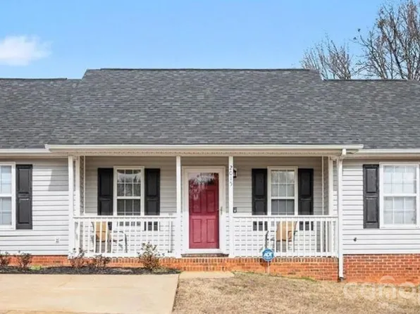 2015 Slater Springs Dr, Charlotte, NC 28216