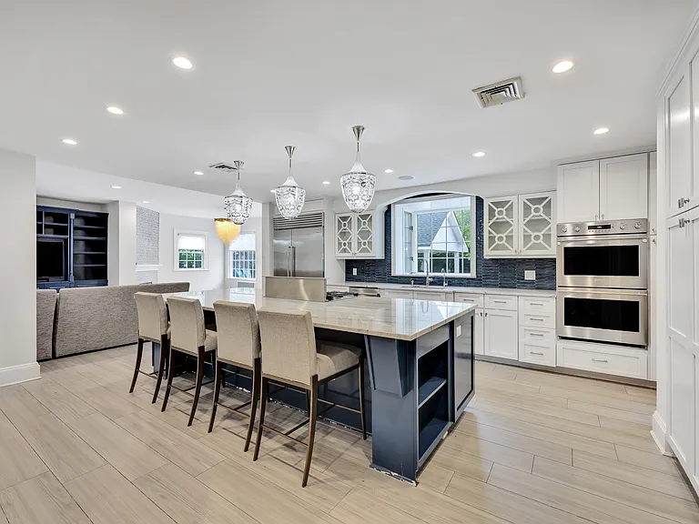 105 Everit Ave — Photo 3