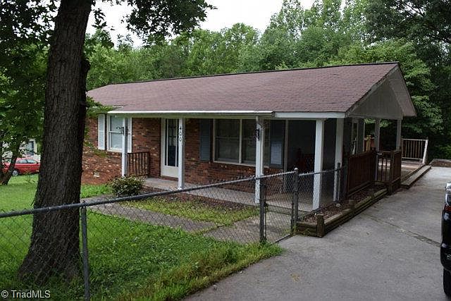 1st image of 400 Crystal Dr