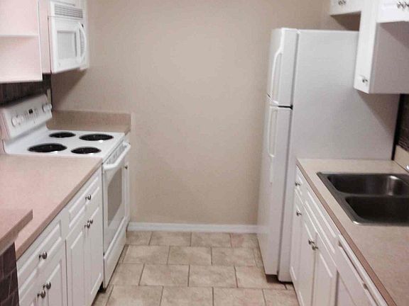 3rd image of 155 Pearl Lake Cswy Unit 110