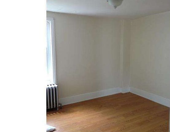 2nd image of 5027 Worth St