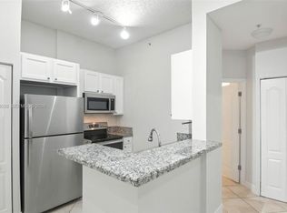 6001 SW 70th St APT 108, South Miami, FL 33143
