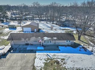 145 W Walnut St, Mt Zion, IL 62549