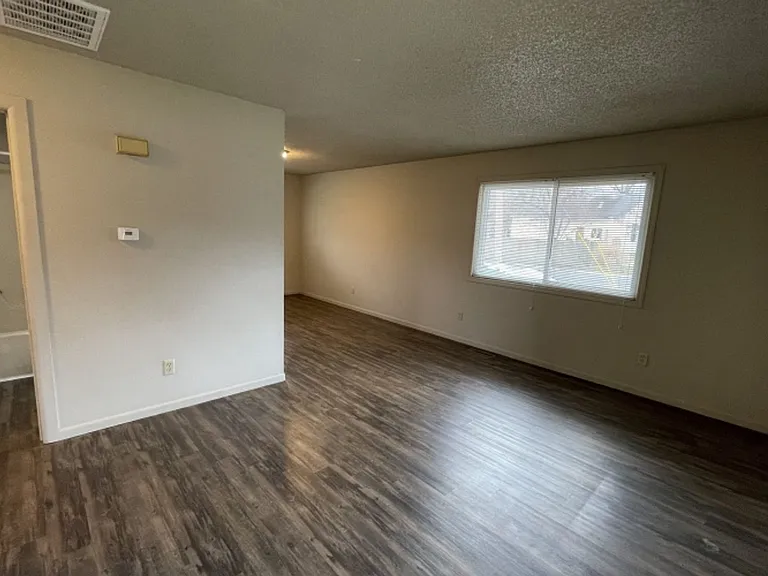 407 E Dale St #A — Photo 2