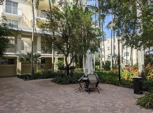 7590 SW 102nd St #202, Pinecrest, FL 33156