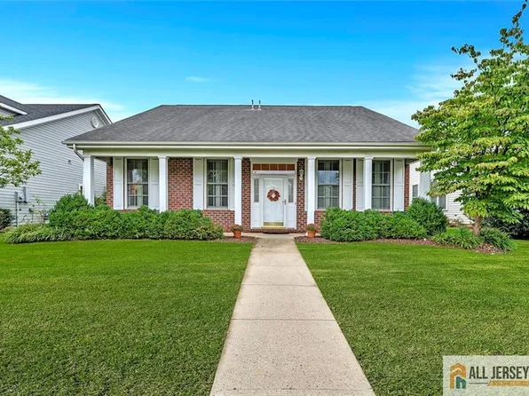 12 Liedtke Dr, Cranbury, NJ 08512