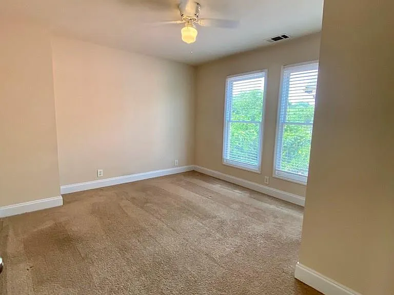 140 Strickland Ave — Photo 12
