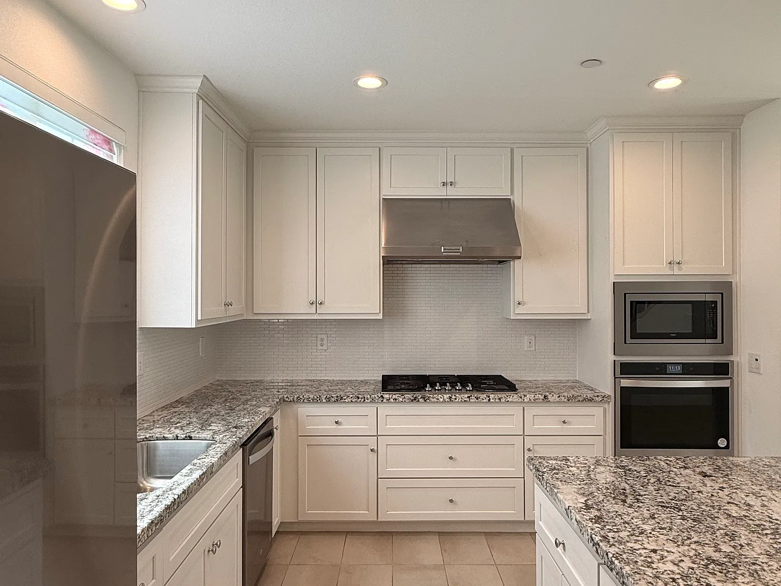 4 bed, 1938 sqft, $3,195 — Photo 3