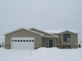 1736 8th St SE, East Grand Forks, MN 56721