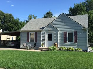 414 Ringland Rd, Hastings, NE 68901