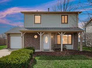 1185 Norwood Ln, Aurora, IL 60504