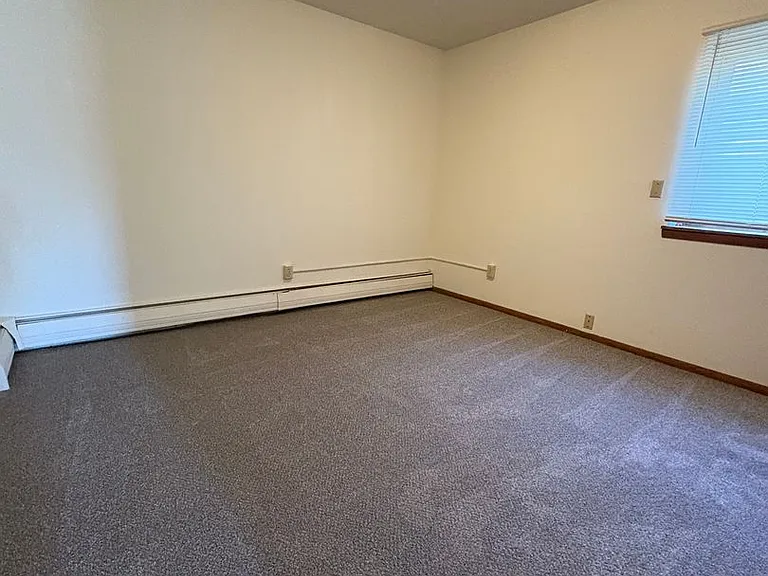 Lakeside Apartments — Photo 12