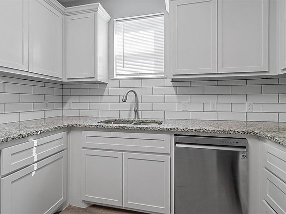 5th image of 527 E Ball St #525