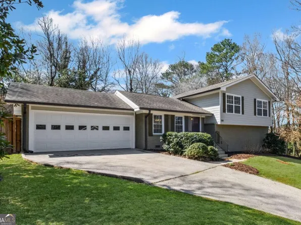 260 Mansell Cir, Roswell, GA 30075