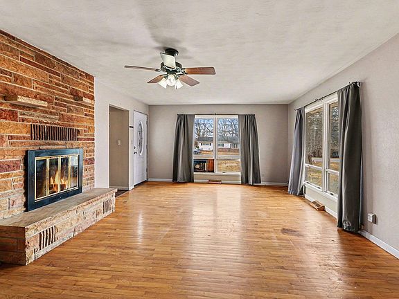 3rd image of 4820 W Lincoln Rd