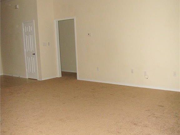 3rd image of 2407 Merle Dr