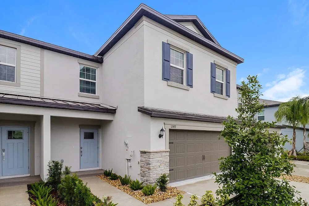4 bed, 2.5 bath, 2466 sqft, $2,800 — Photo 4