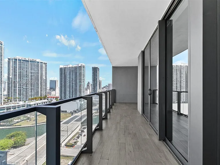 68 SE 6th St #1706 — Photo 16